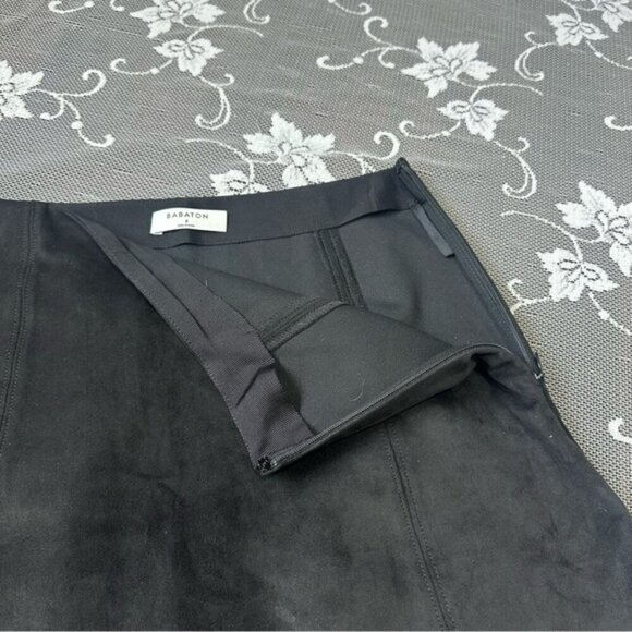 Aritzia Babaton Modern Faux Suede Mini Skirt in Black Sz 2 - Picture 6 of 11
